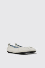 Right White leather shoes for women