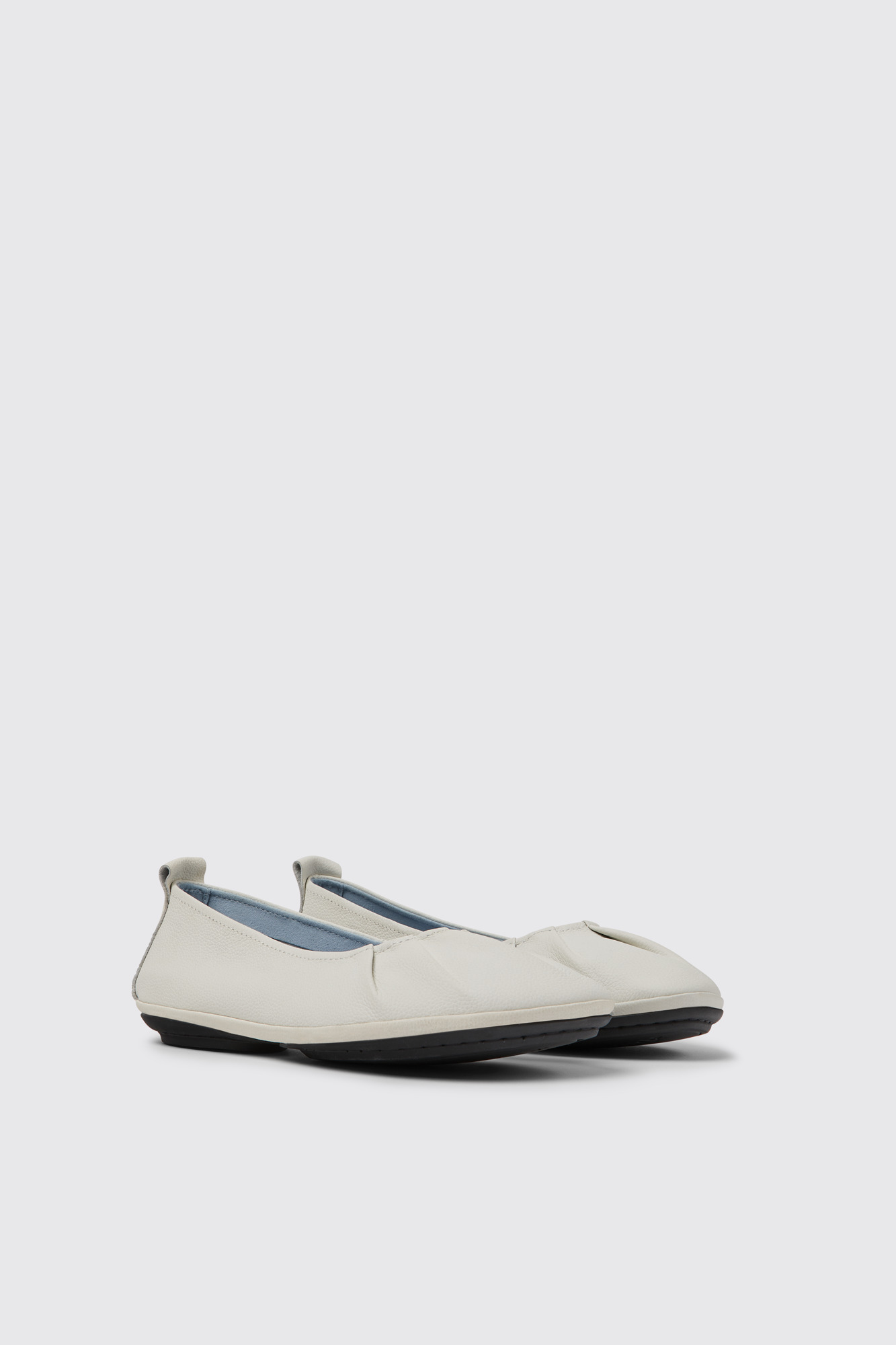 Right White leather shoes for women