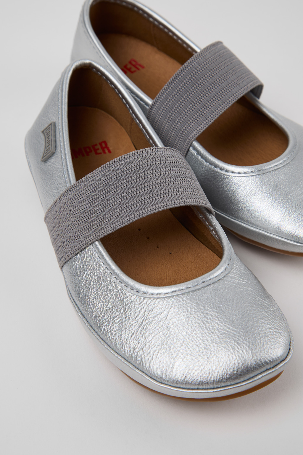 Right Gray Leather Ballerinas for kids.