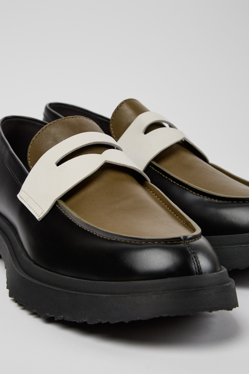 Walden Black and white loafers for men
