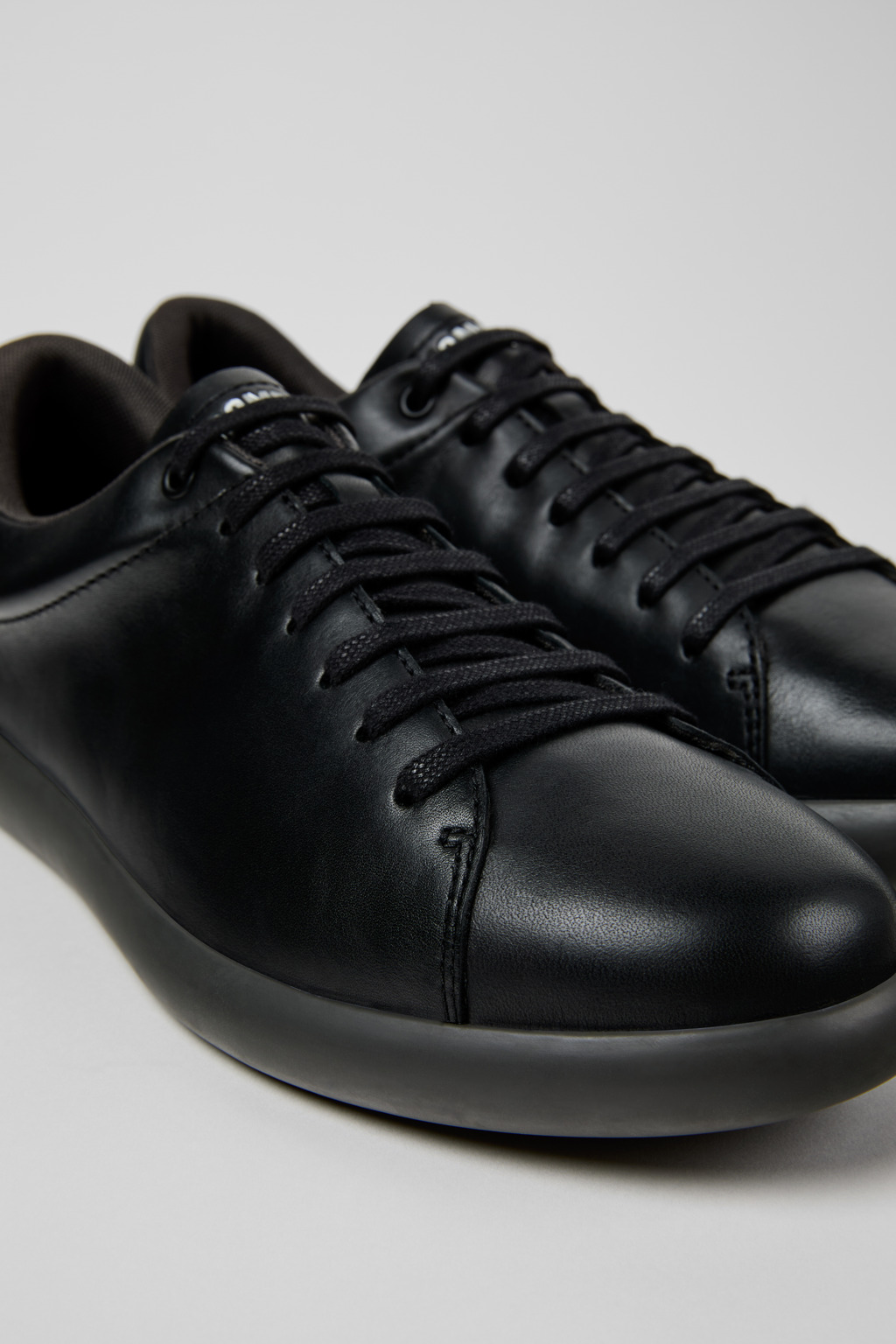 Pelotas Soller Black Leather Sneakers for Men.