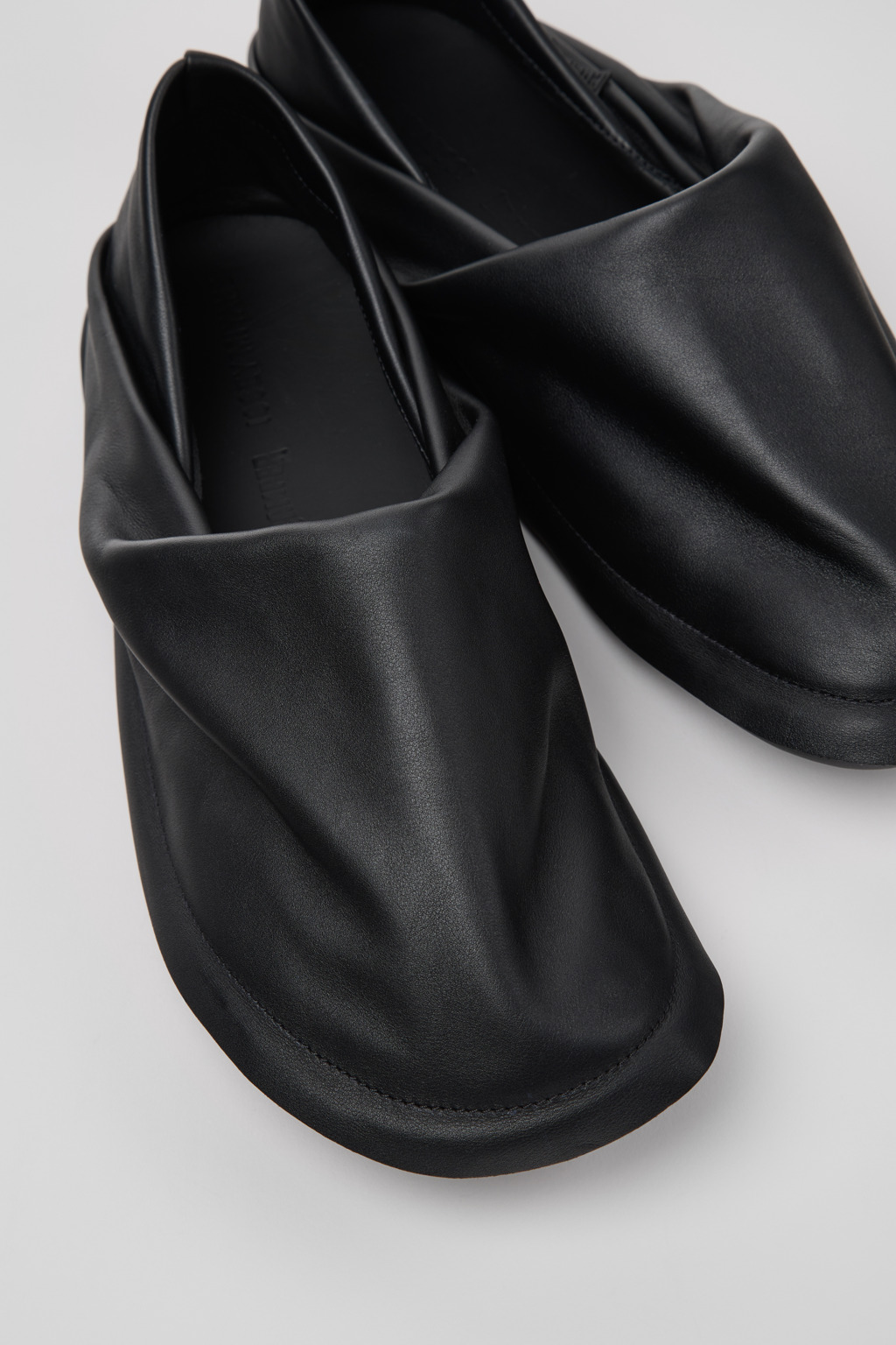 Camper x ISSEY MIYAKE - Peu Form Black Leather Shoes for Men.