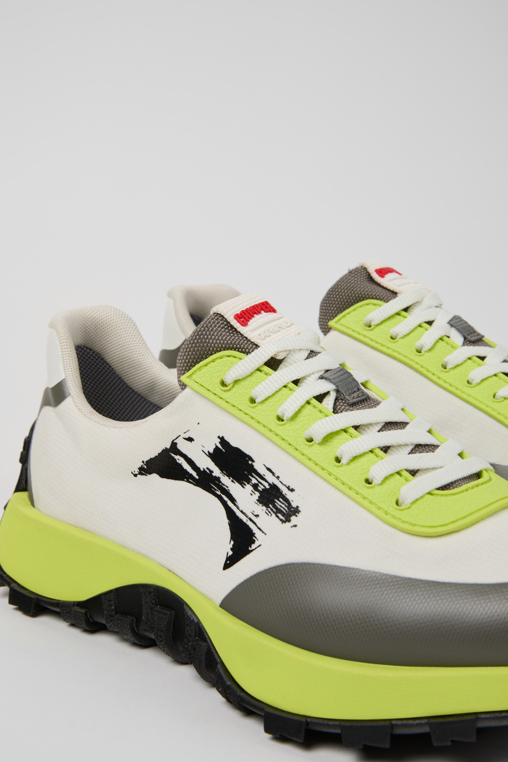 Drift Trail GORE-TEX Multicolor Upper Sneakers for Men.