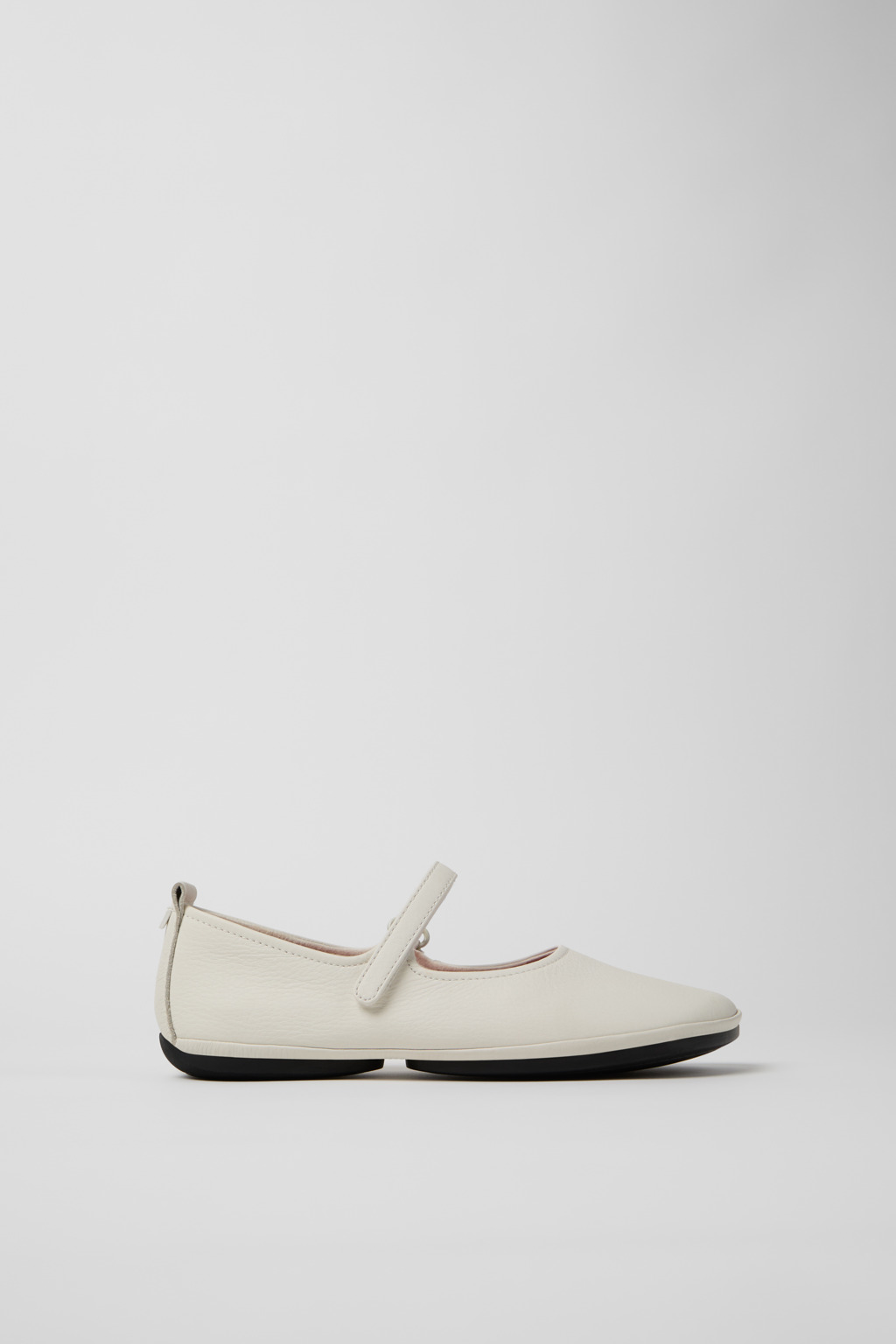 Right Nina White Leather Ballerinas for Women.