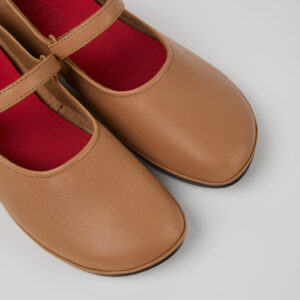 Right Nude Leather Women's Shoe.