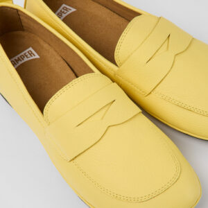 Right Yellow leather shoes for women