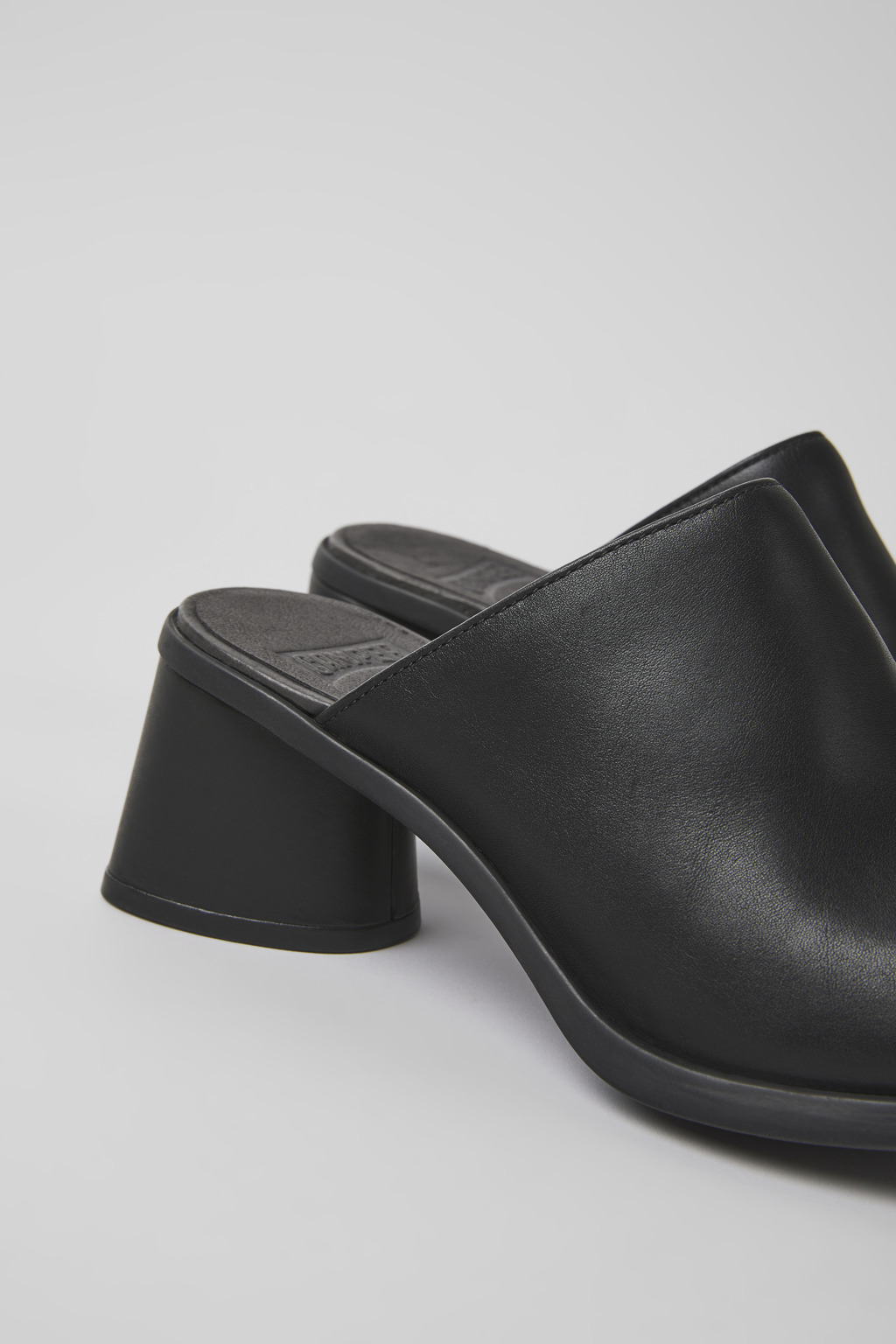 Kiara Black leather mules for women