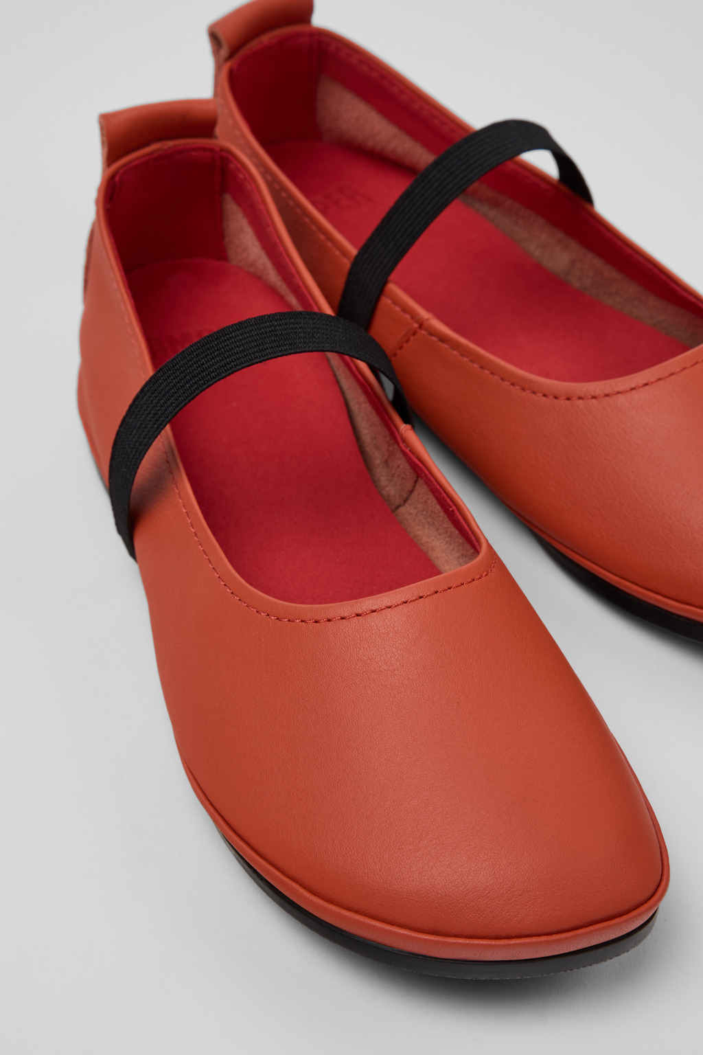 Right Nina Orange Leather Shoes for Women.