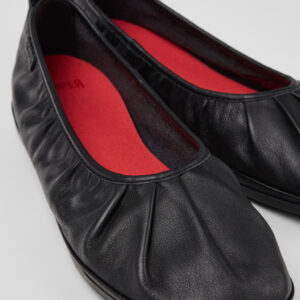 Right Nina Black Leather Ballerinas for Women.