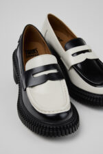 Twins Black Leather Moccasins for Women.