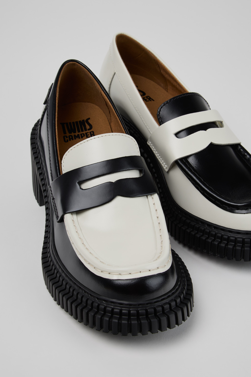 Twins Black Leather Moccasins for Women.