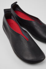 Right Nina Black Leather Ballerinas for Women.