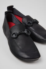 Right Nina Black Leather Ballerinas for Women.