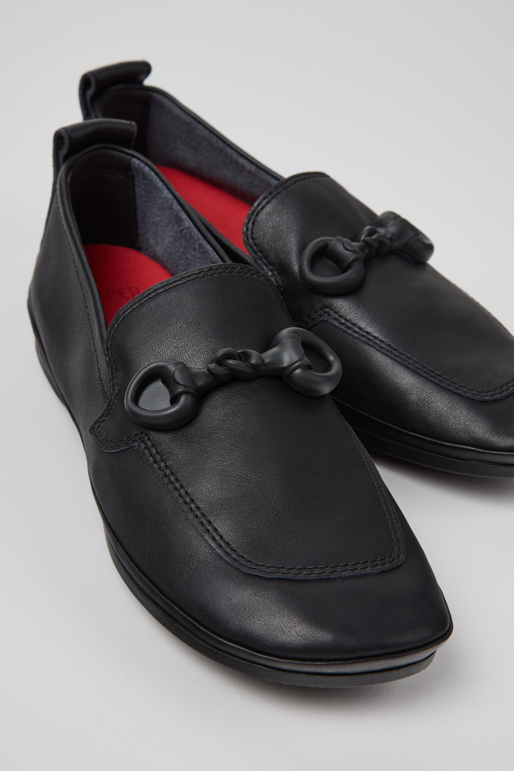 Right Nina Black Leather Ballerinas for Women.