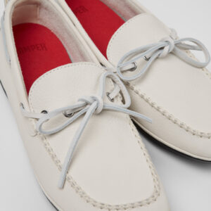 Right Nina White Leather Ballerinas for Women.