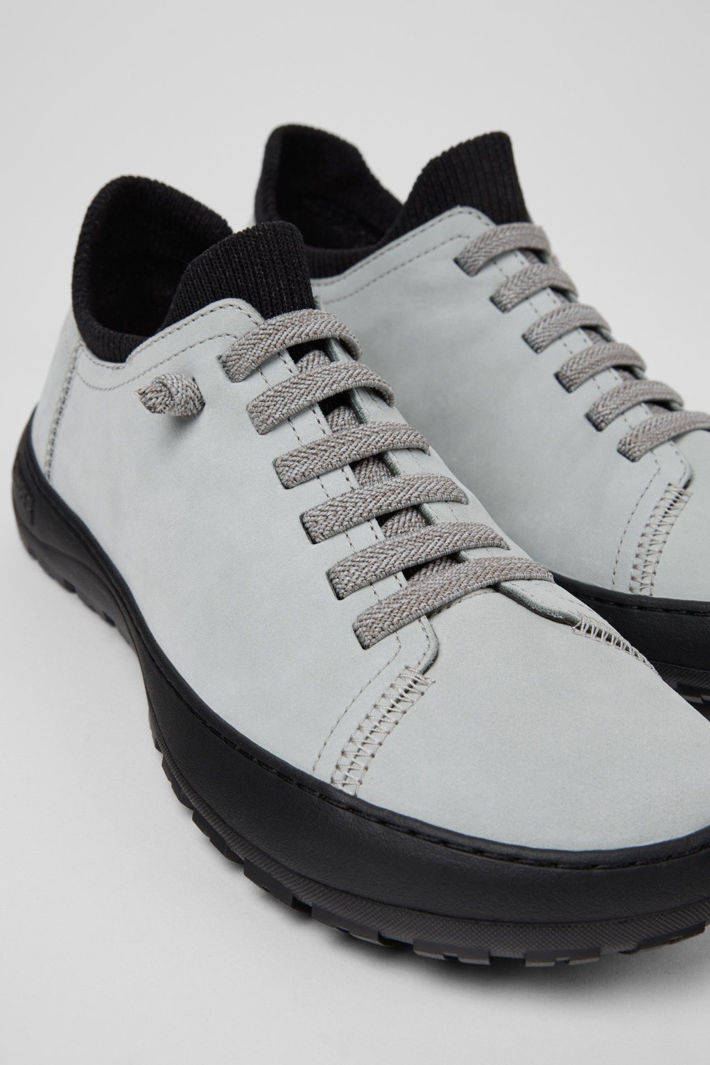 Peu Serra 360º Durable Gray Leather Sneakers for Women
