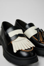 Twins Black Leather Moccasins for Women.