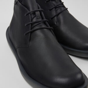 Wagon Black Leather Ankle Boots for Men.