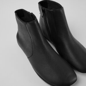 Right Black ankle boot for women
