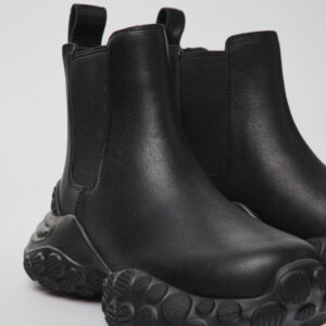 Pelotas Mars Black responsibly raised leather ankle boots