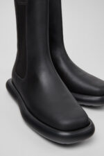 Onda Black Leather Ankle Boots for Women.