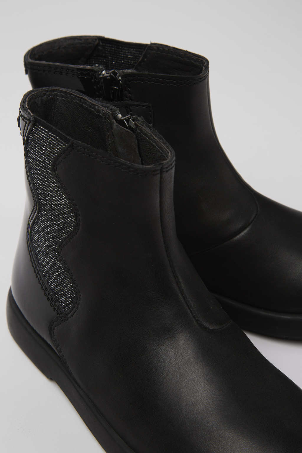 Duet Black leather boots